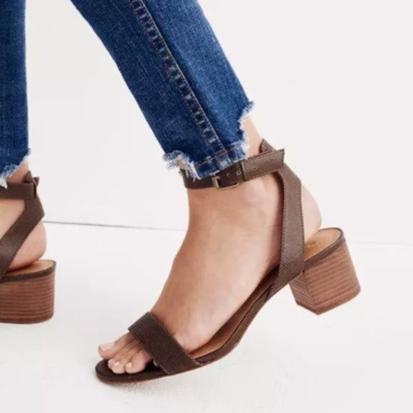 Madewell 10" High-Rise Skinny Jeans: Chewed-Hem Edition - Picture 3 of 11